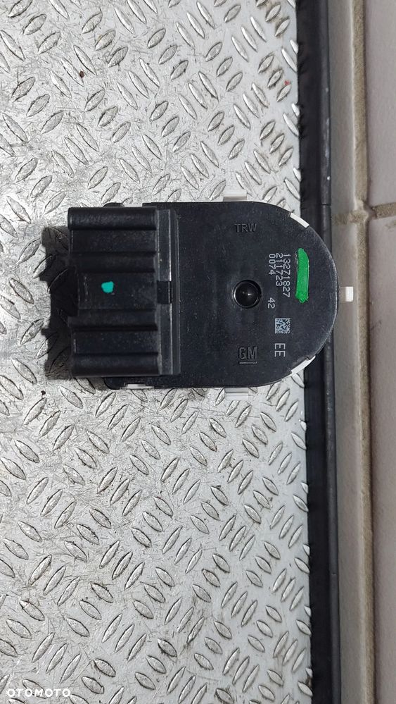 PRZEŁĄCZNIK LUSTEREK OPEL ASTRA J IV R2011 NR 13271827 - 2