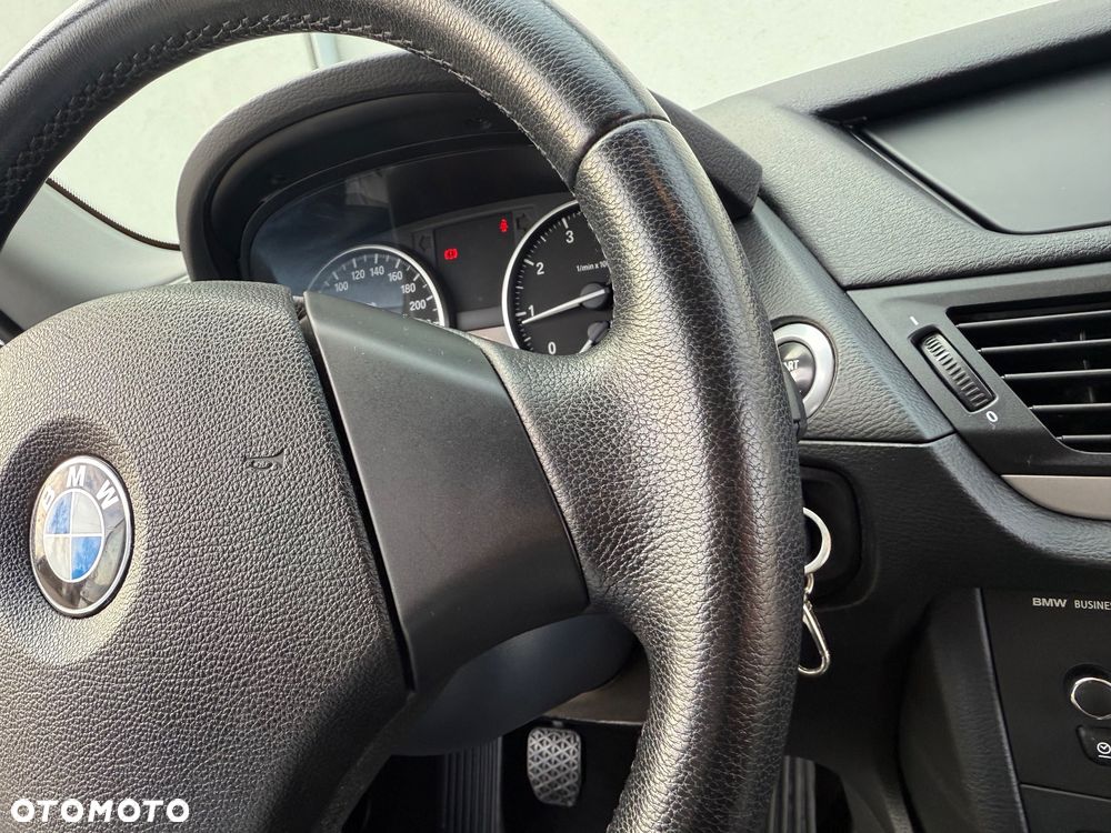 BMW X1 sDrive18i - 12