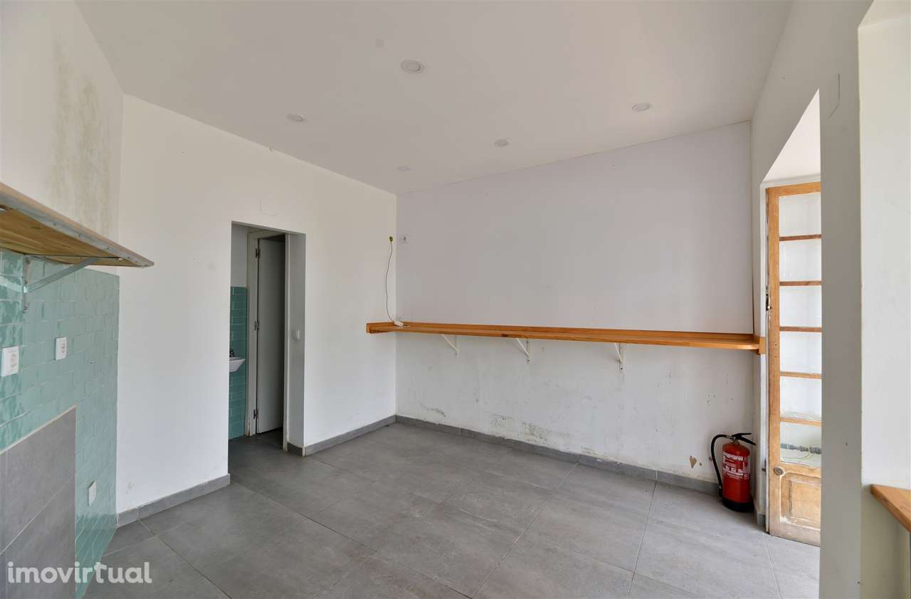 Loja no Monte Estoril, Estoril (ARRENDADO) - Grande imagem: 2/16