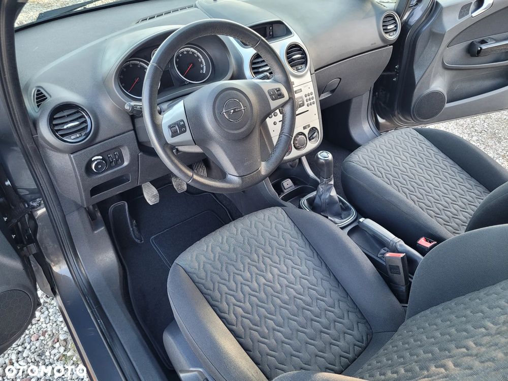 Opel Corsa 1.4 16V Active - 11