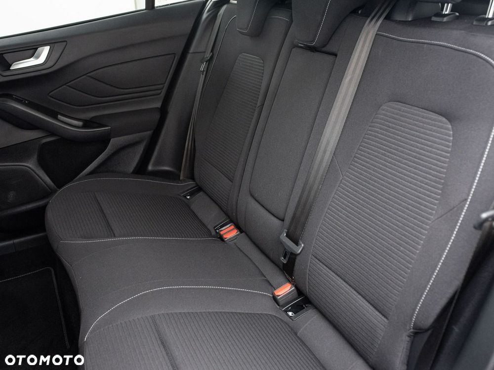 Ford Focus - 25
