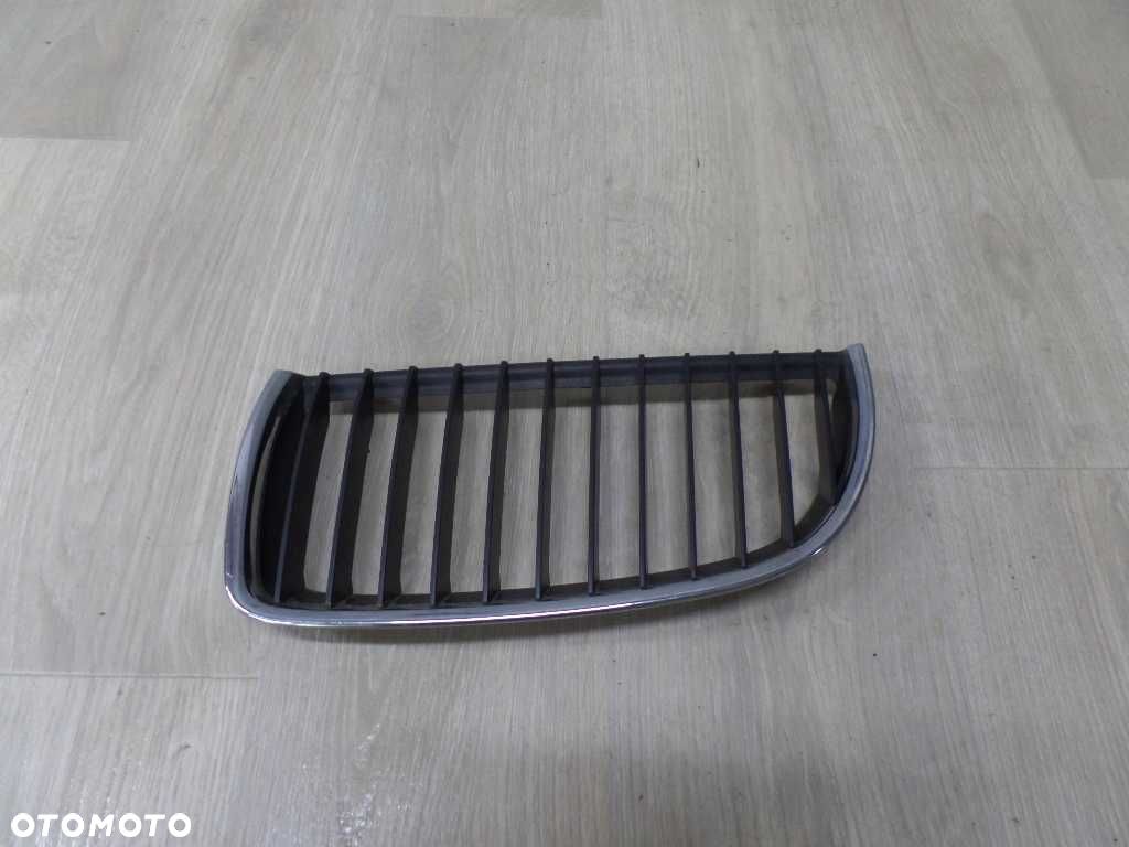 BMW 3 E90 GRILL ATRAPA NERKA ZDERZAKA LEWA 7120007 04-08 - 1