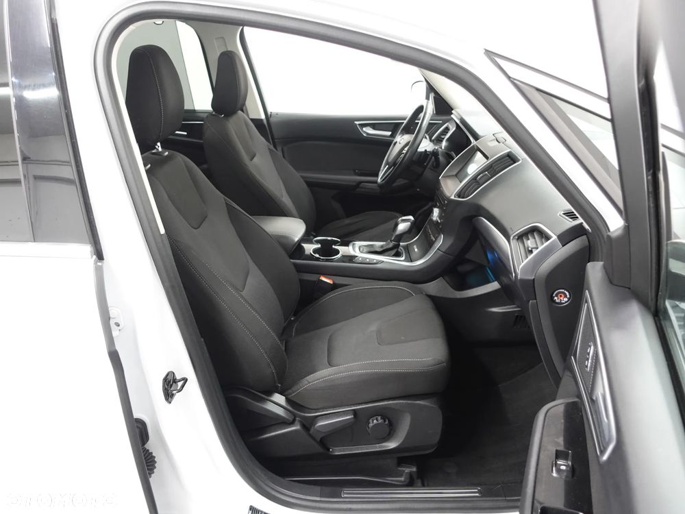 Ford S-Max 2.0 TDCi Titanium PowerShift - 24