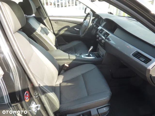 BMW Seria 5 525i Touring Edition Lifestyle - 10