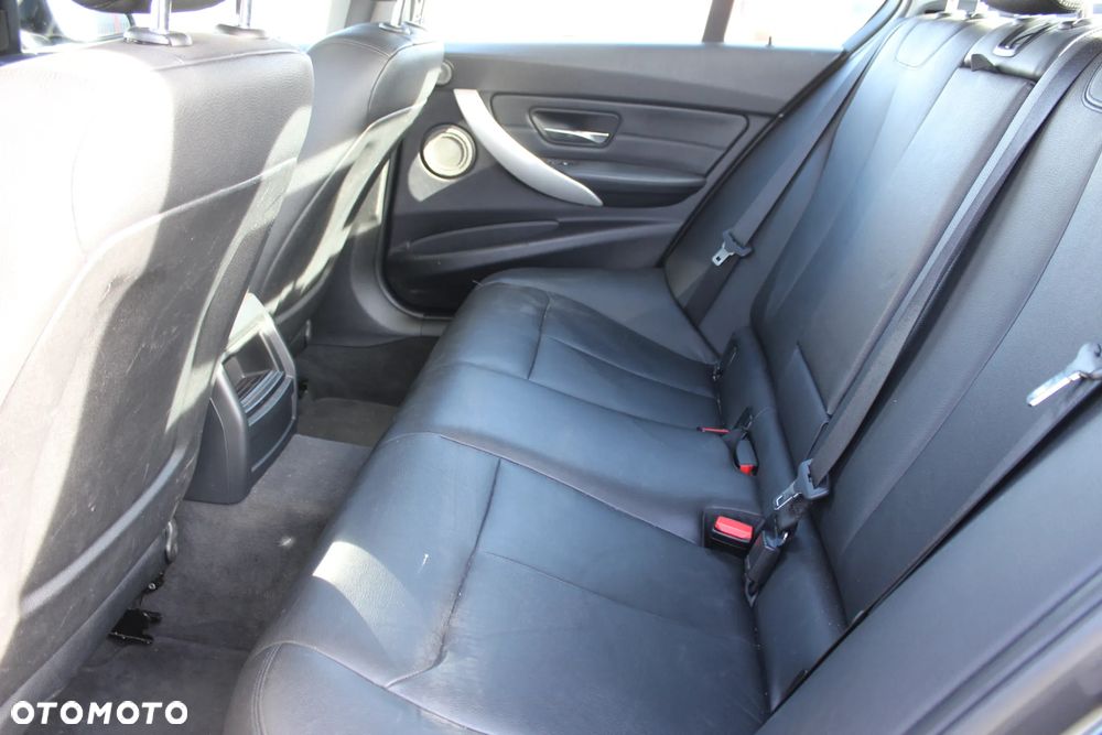 BMW Seria 3 320i Sport-Aut - 10