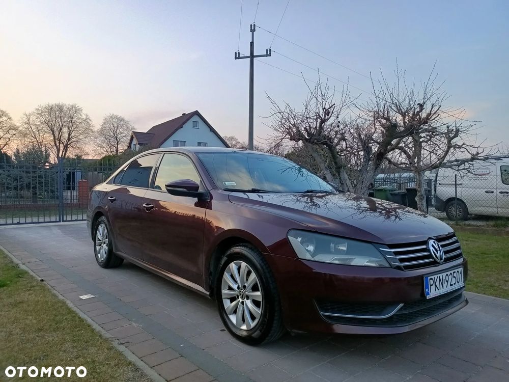 Volkswagen Passat - 1