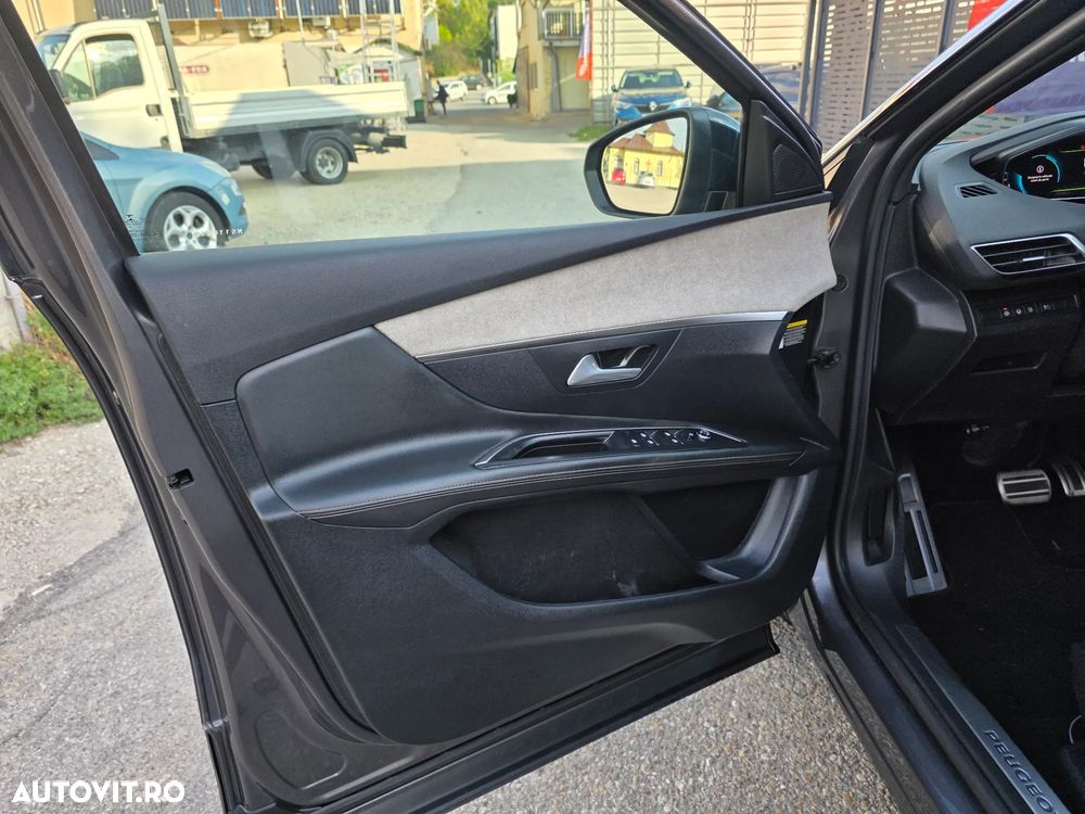 Peugeot 3008 PHEV 300 EAT8 4X4 GT - 18