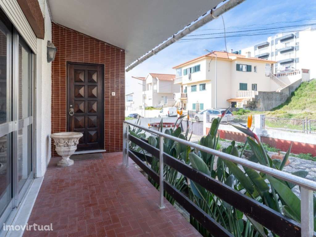 Moradia com logradouro e garagem na Nazaré (Costa de Prata) - Grande imagem: 4/41