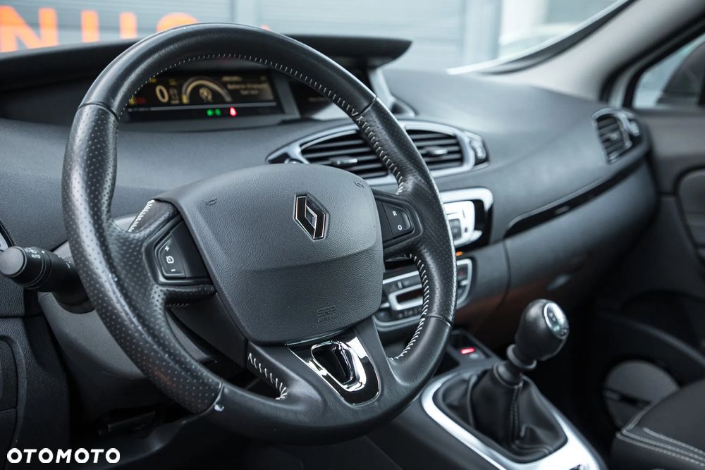 Renault Grand Scenic ENERGY TCe 130 BOSE EDITION - 28