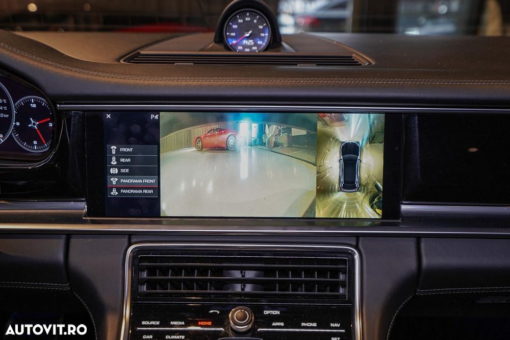 Porsche Panamera - 30