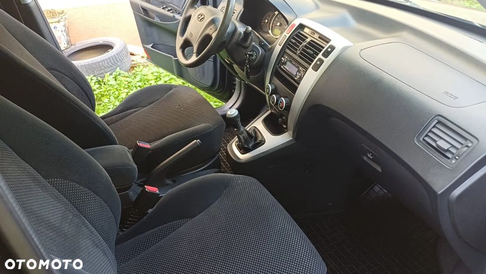 Hyundai Tucson 2.0 Comfort 2WD - 10
