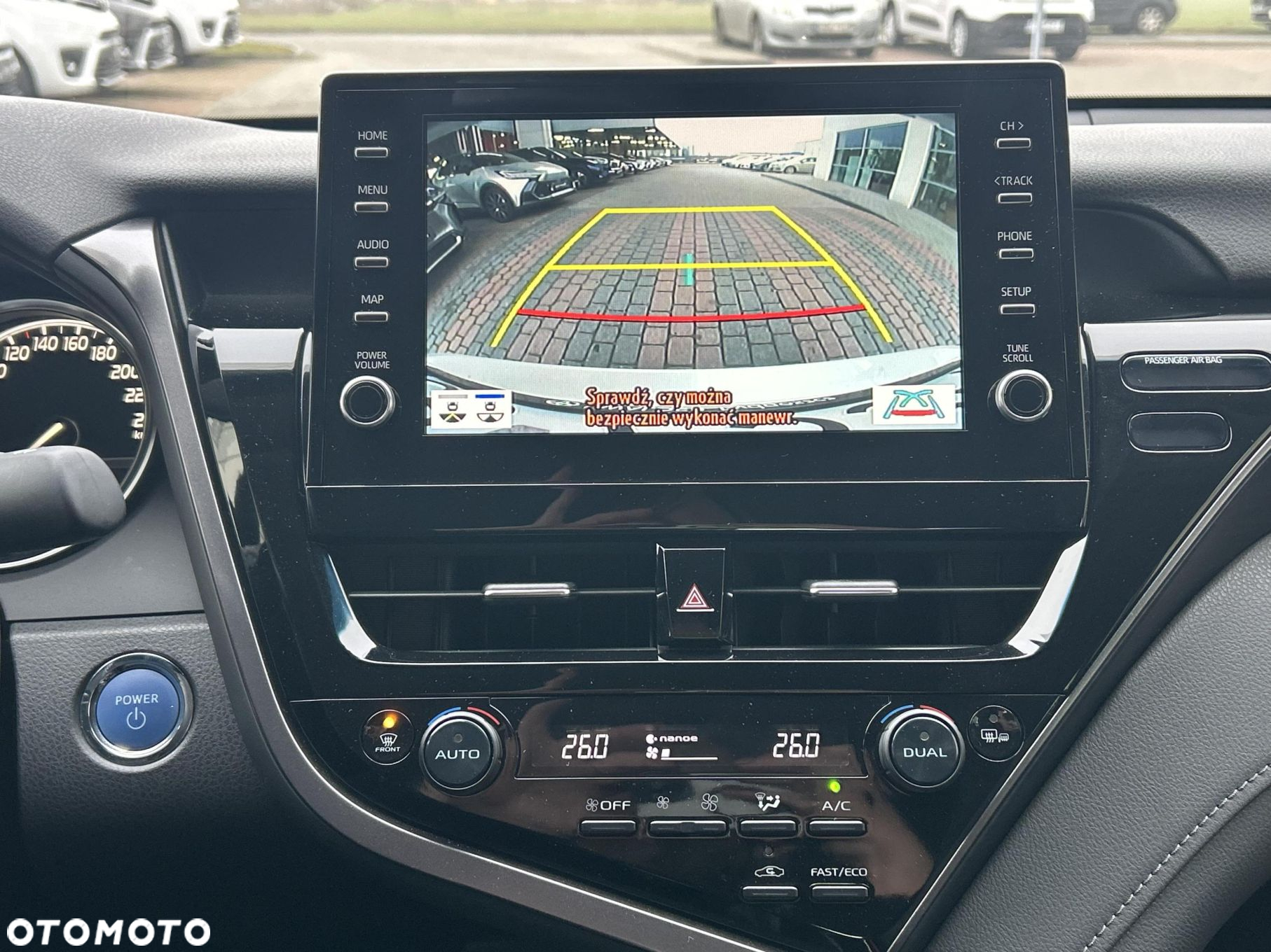 Toyota Camry - 21