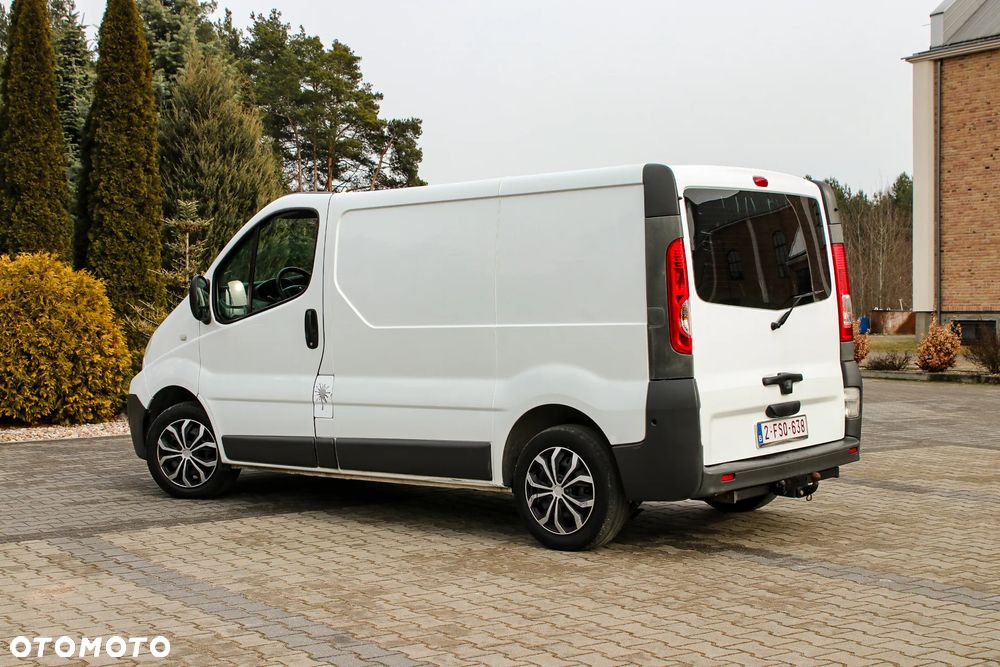 Renault Trafic - 16