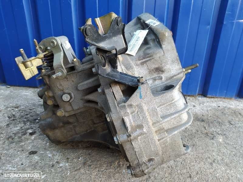 CAIXA VELOCIDADES NISSAN PRIMERA 2001 - 4