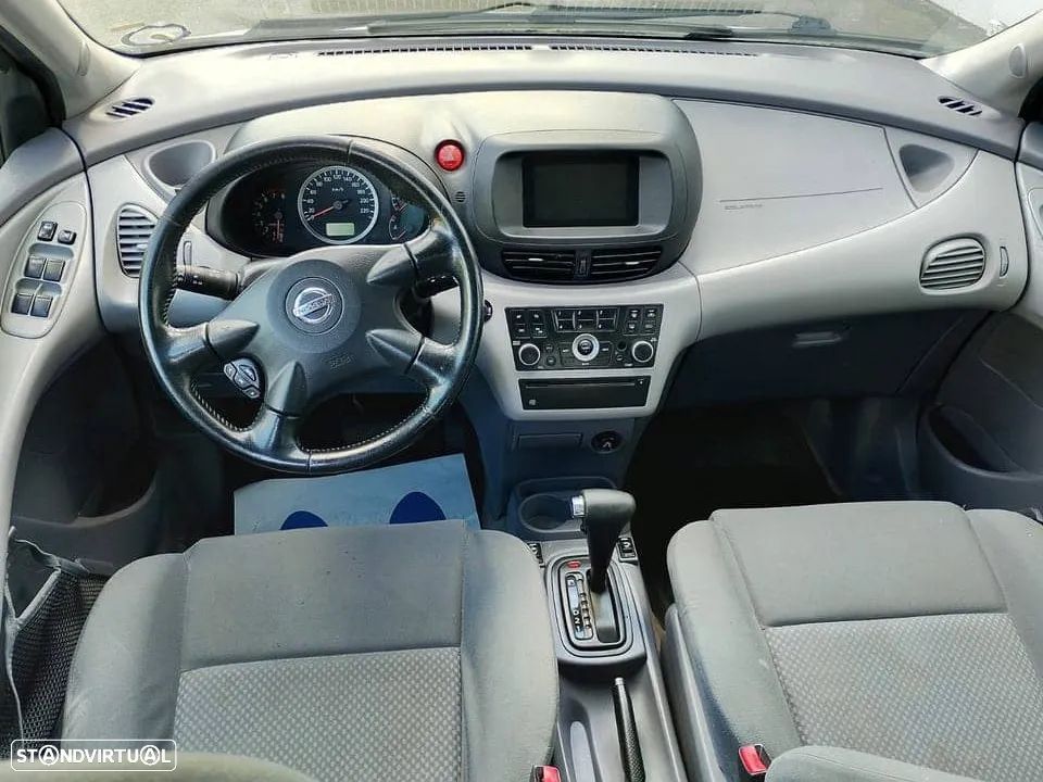 Nissan Almera Tino - 6
