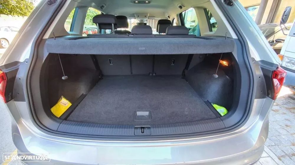 VW Tiguan 2.0 TDI R-Line - 27
