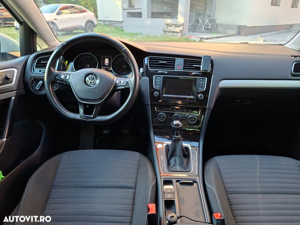 Volkswagen Golf 2.0 TDI BlueMotion Technology Edition - 4