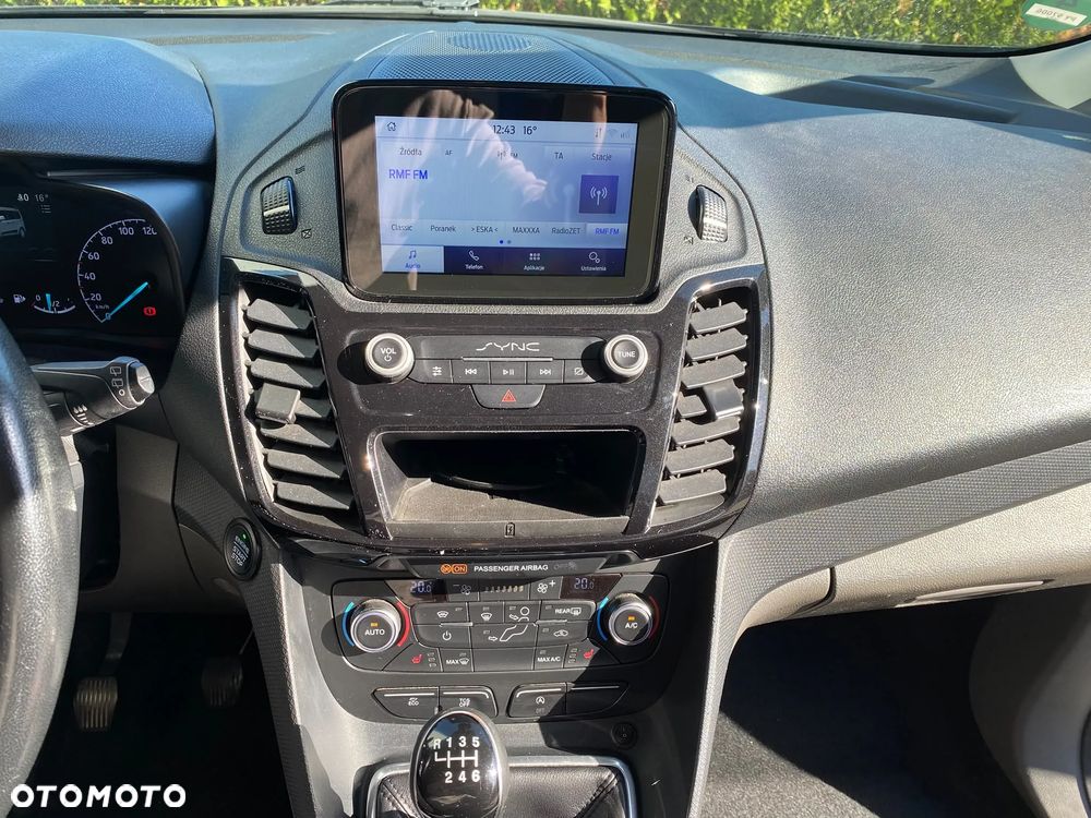 Ford Tourneo Connect - 12