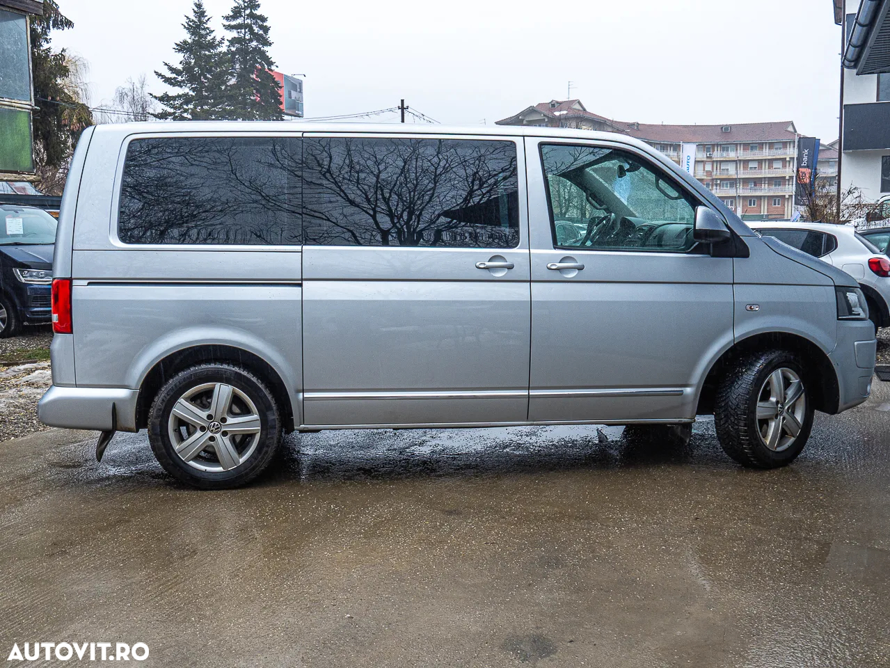 Volkswagen Multivan - 23