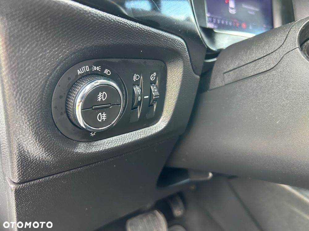 Opel Corsa 1.2 Elegance S&S - 18