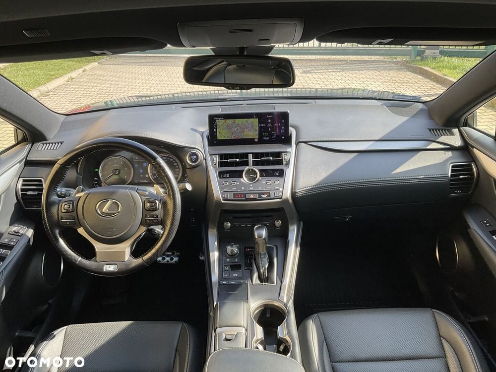 Lexus NX 300h F Sport Edition AWD - 9