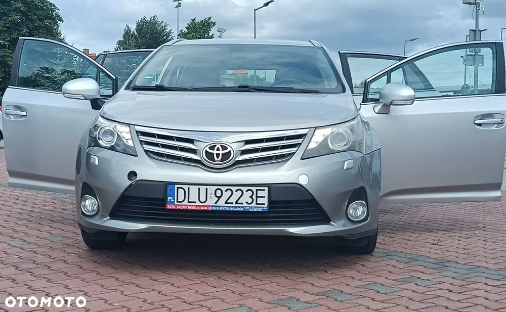 Toyota Avensis 2.0 Style MS - 35