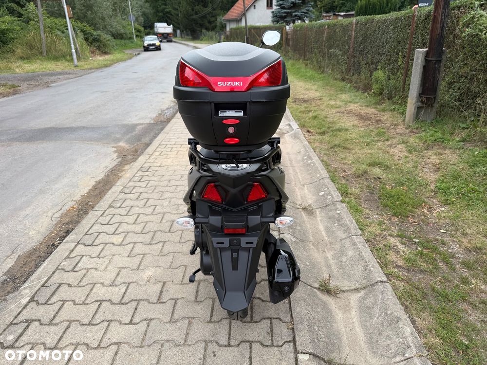 Suzuki Avenis - 6