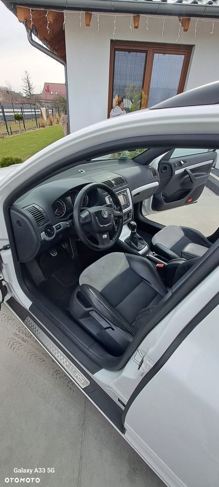 Skoda Octavia 2.0 TDI CR DPF RS - 10