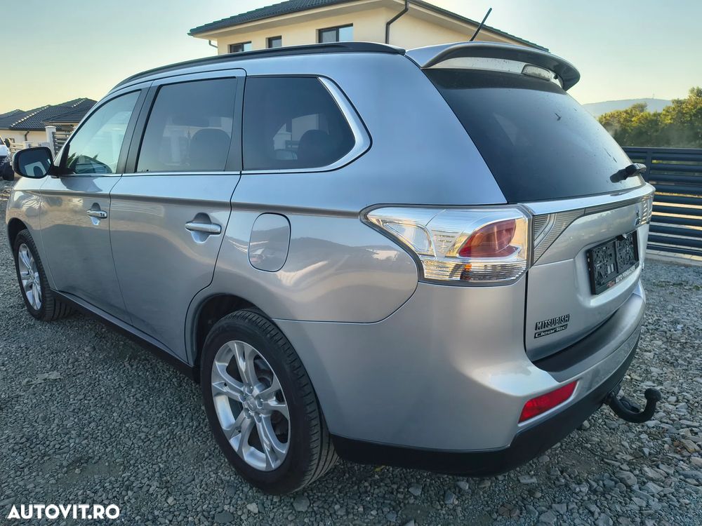 Mitsubishi Outlander 2.2L DI-D AS&G 6MT 4WD Instyle A60 - 4