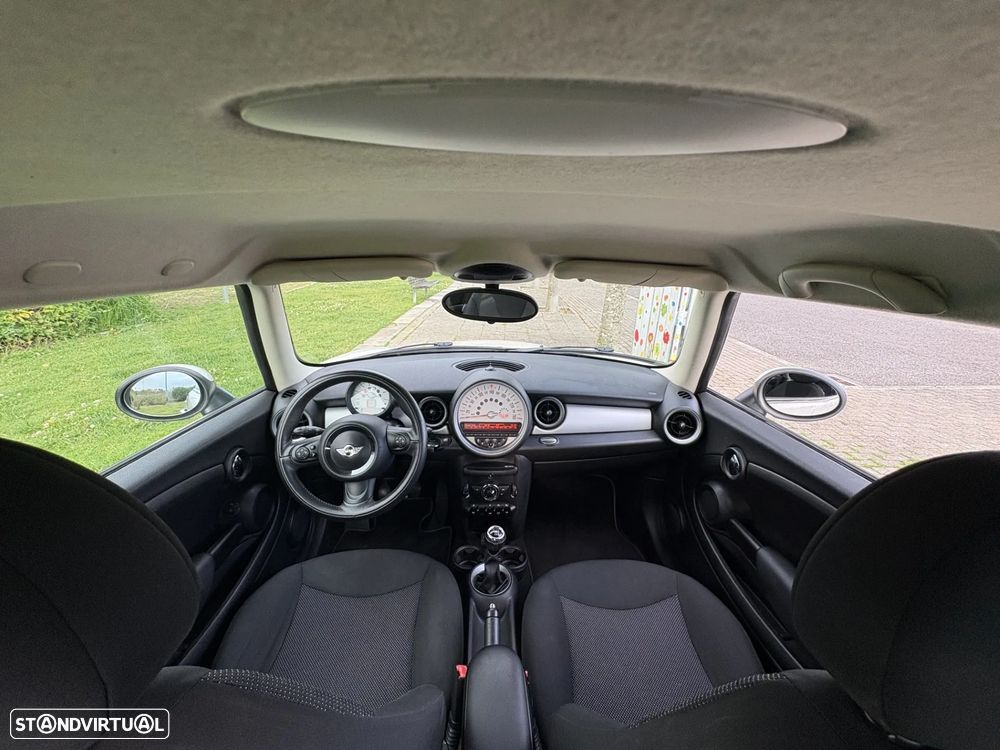 MINI 3 Portas One D - 15
