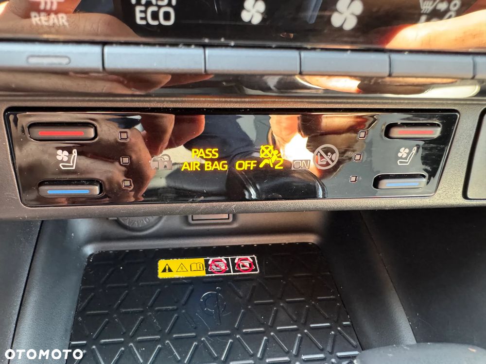 Toyota RAV4 2.5 Hybrid Executive 4x4 - 35