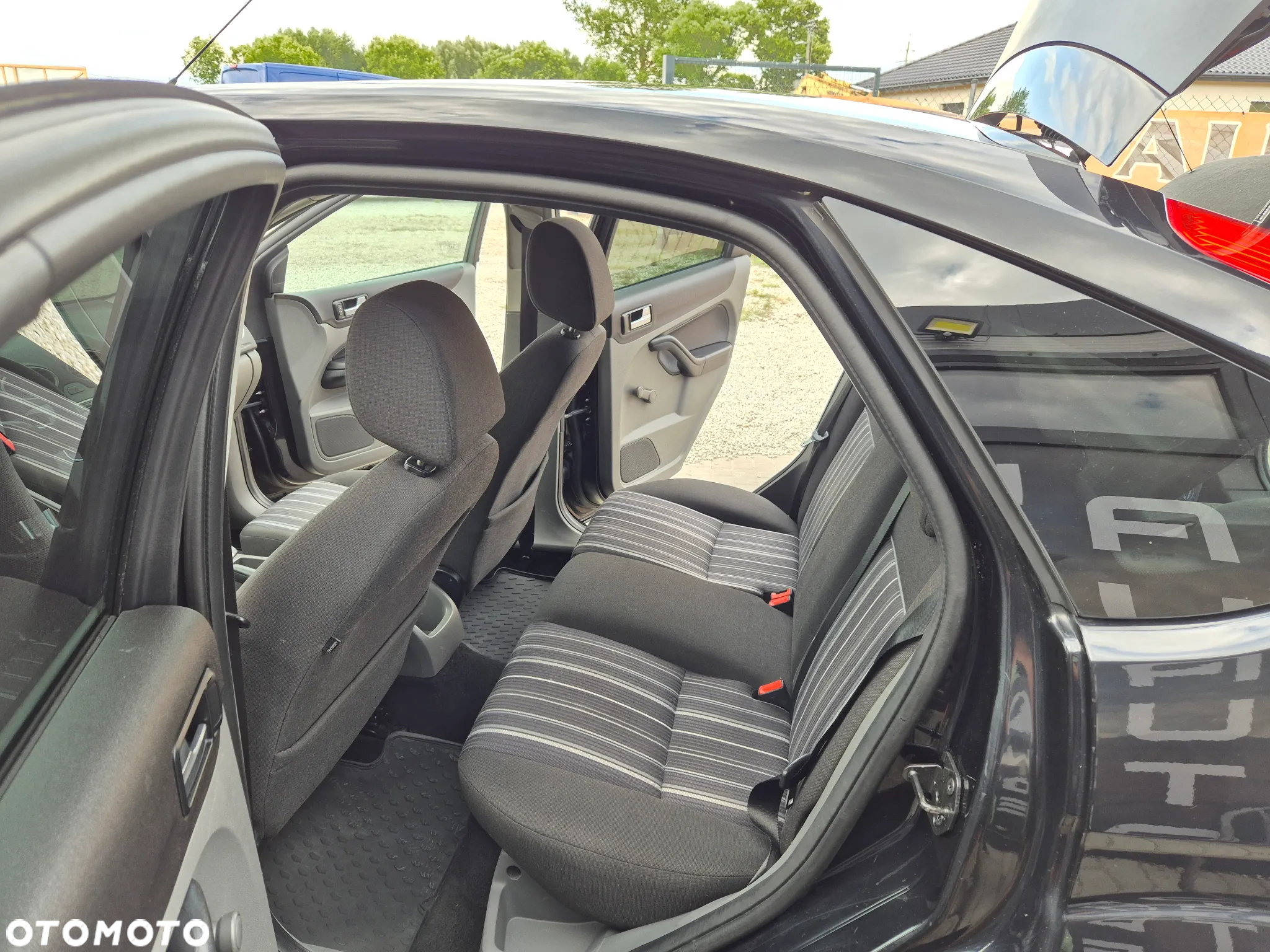 Ford Focus 1.6 16V Fun - 11