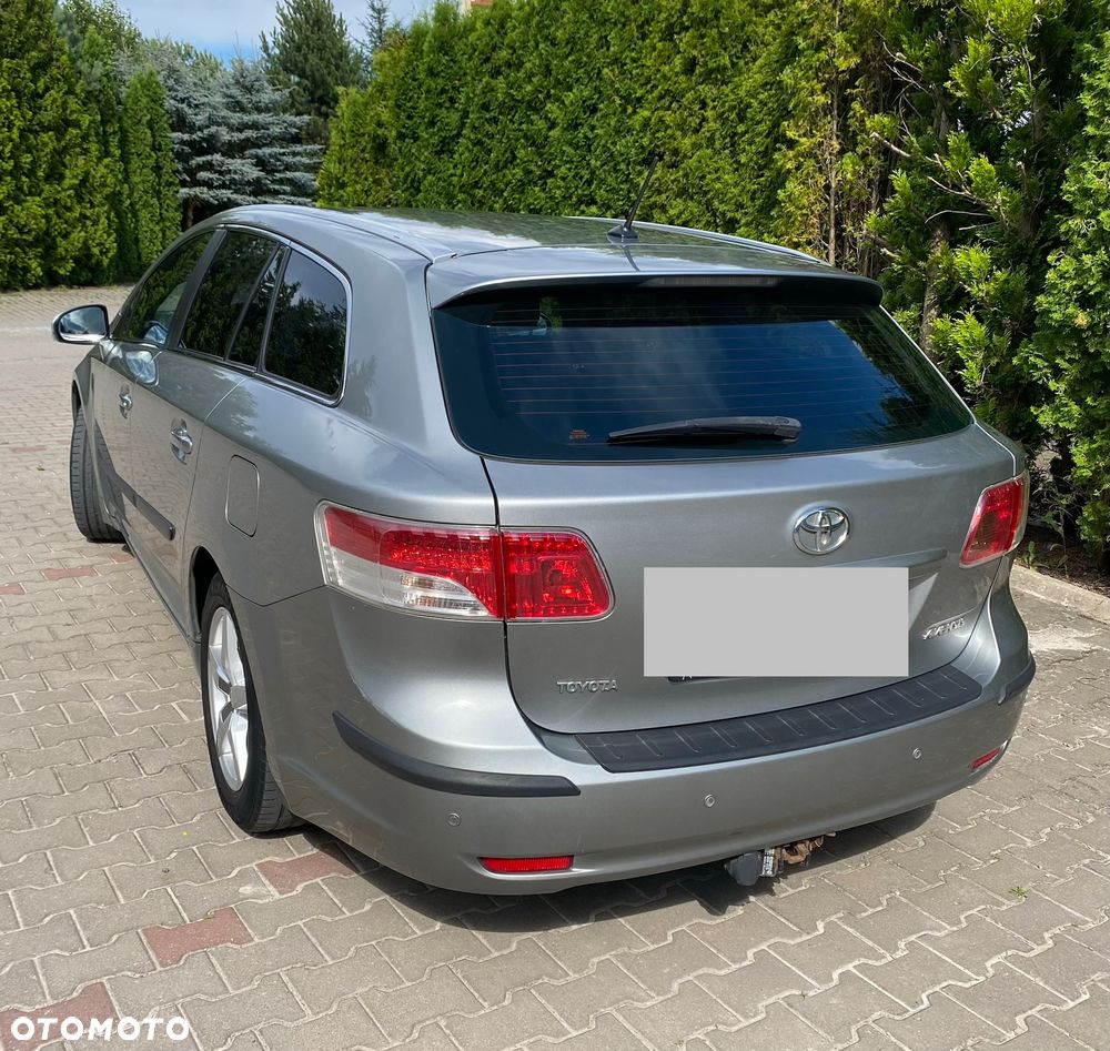 Toyota Avensis 1.8 Luna - 8