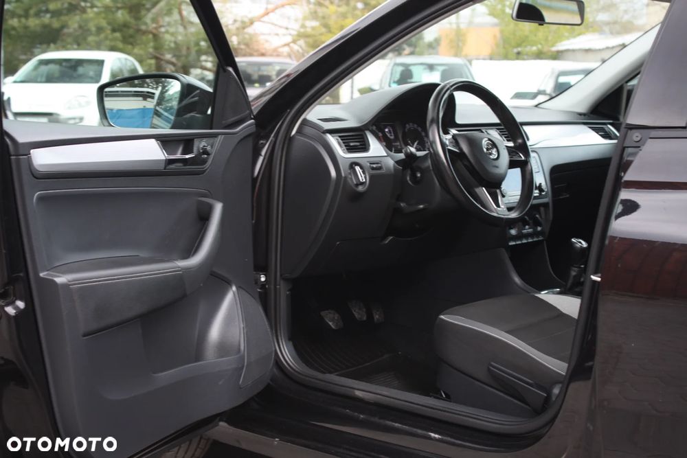 Skoda RAPID 1.0 TSI Style - 17
