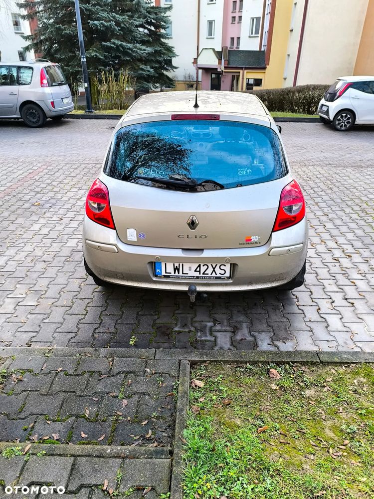 Renault Clio - 10