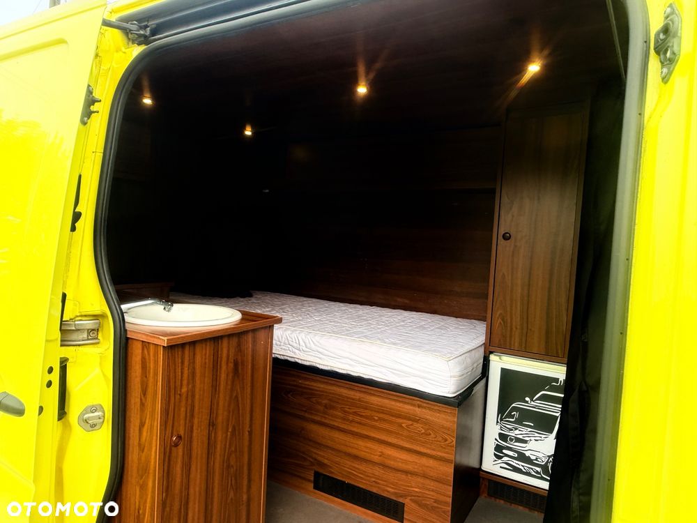Mercedes-Benz Sprinter - 27