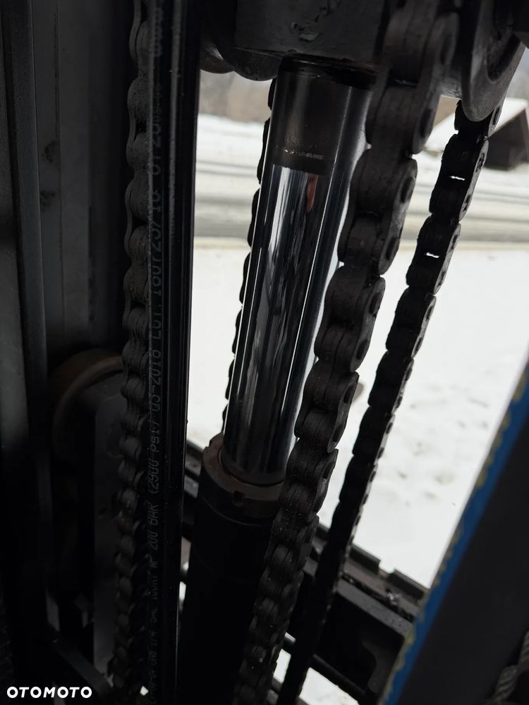 Manitou MI25D Wózek Widłowy 2,5 tony. Posuw Hydrauliczny. Maszt triplex. Wolny skok! Wysokość Podnoszenia 5 metrów. Jak nowy z Salonu. Pochodzi z Norweskiego Gospodarstwa! Aktualne przeglądy DEKRA i serwisy! Opony jak Nowe. Silnik Yanmar. Małe gabarety bardzo zwrotna maszyna! Zero luzów wycieków i zniszczeń. OKAZJA. Pełny ORYGINAŁ! Rok Prod. 2014. Niski przebieg 3300mtg - 9