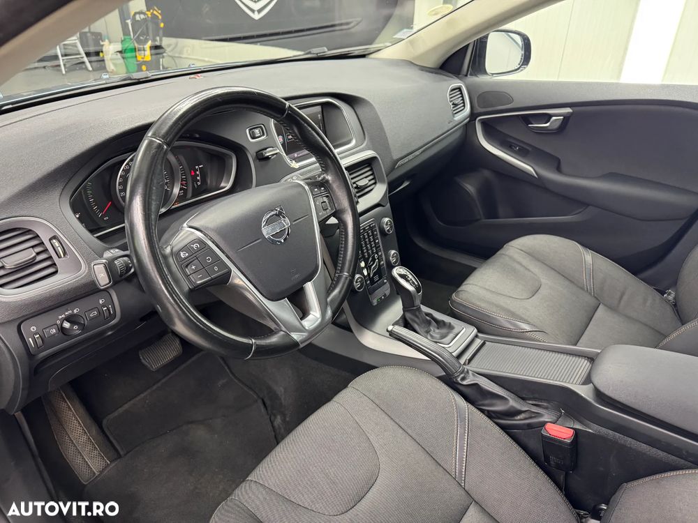Volvo V40 D3 Geartronic Momentum - 23