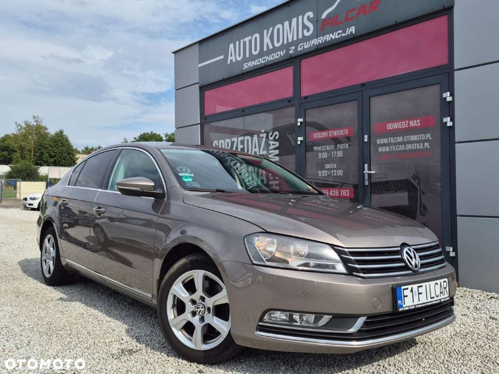 Volkswagen Passat - 1