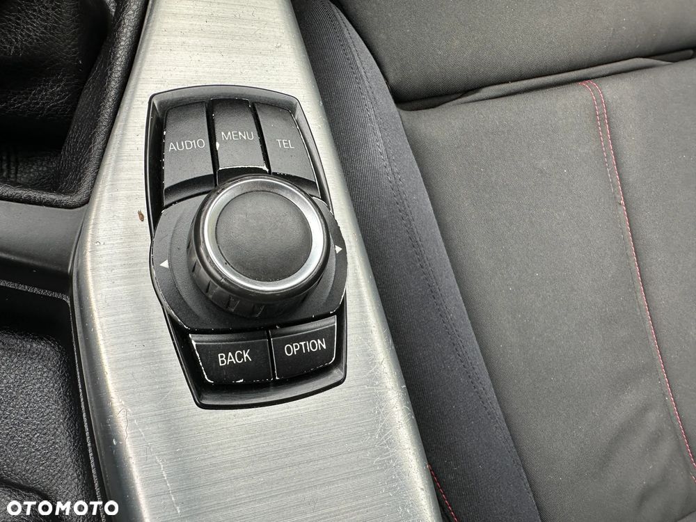 BMW Seria 1 116d DPF - 26