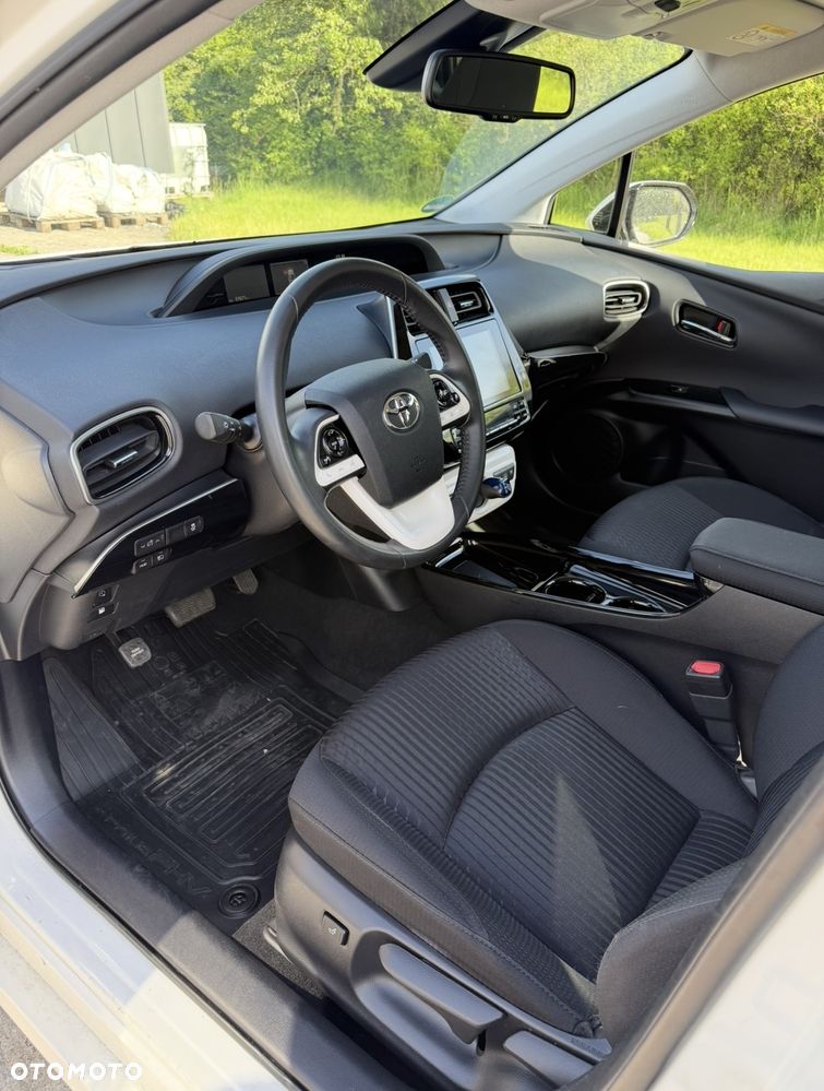 Toyota Prius - 30