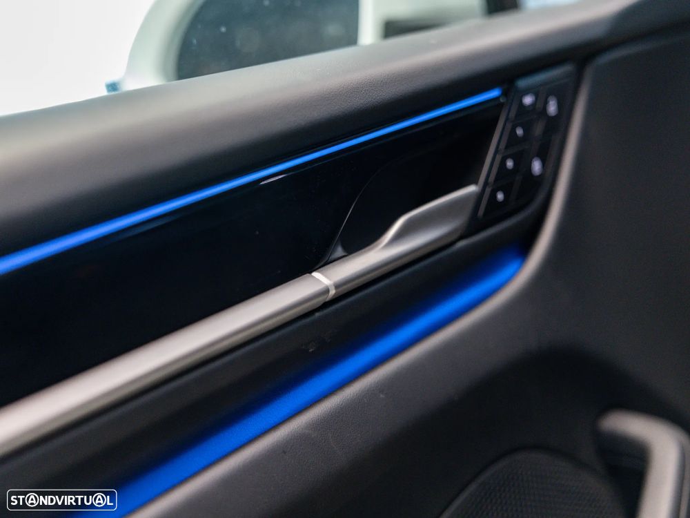 Porsche Macan Electric - 25