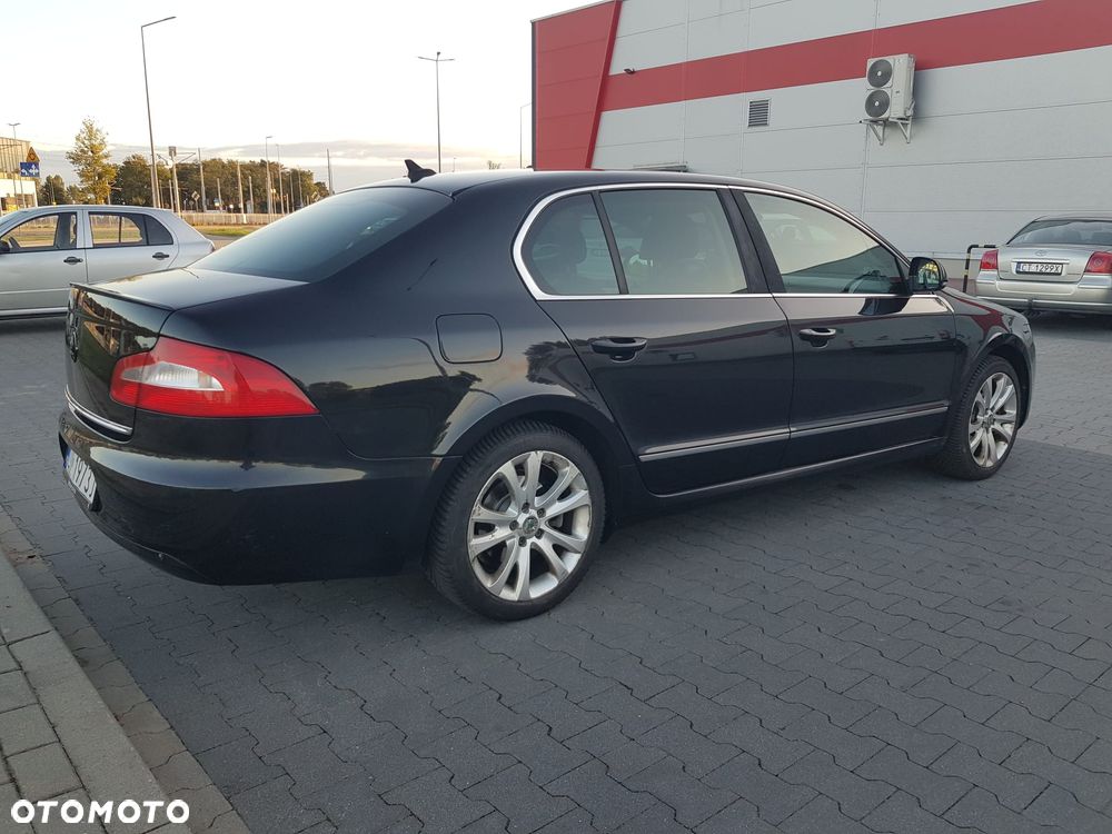 Skoda Superb 2013 photo 4