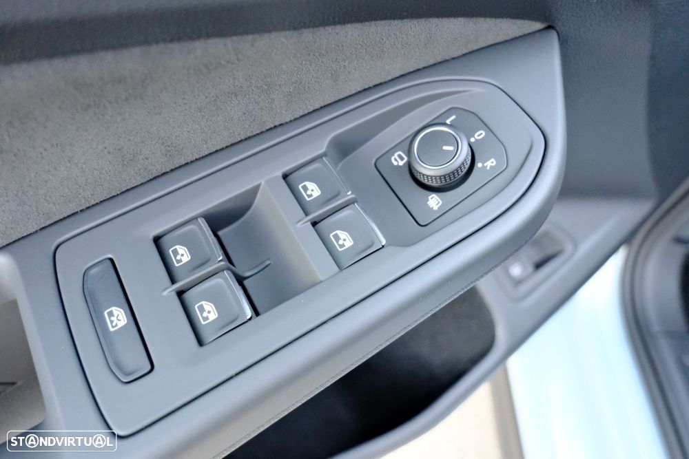 VW Golf 1.5 TSI e-Hybrid GTE DSG - 37