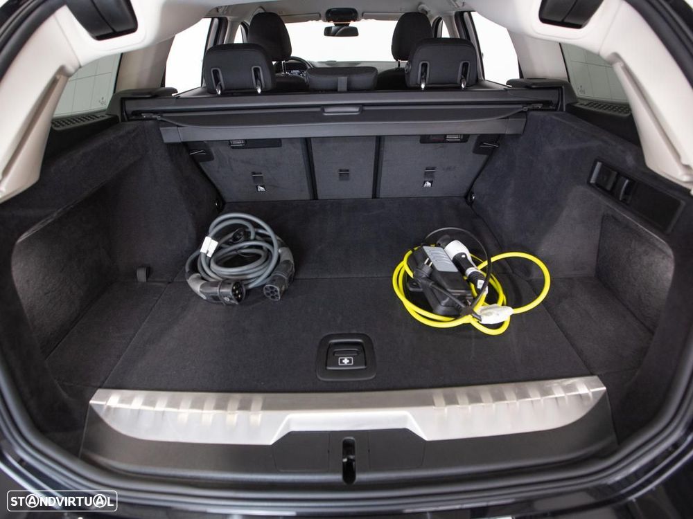 BMW 330 e Touring Corporate Edition Auto - 13