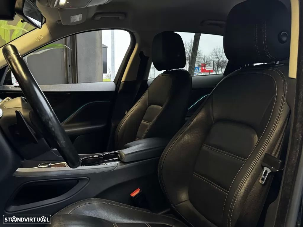 Jaguar F-Pace - 40