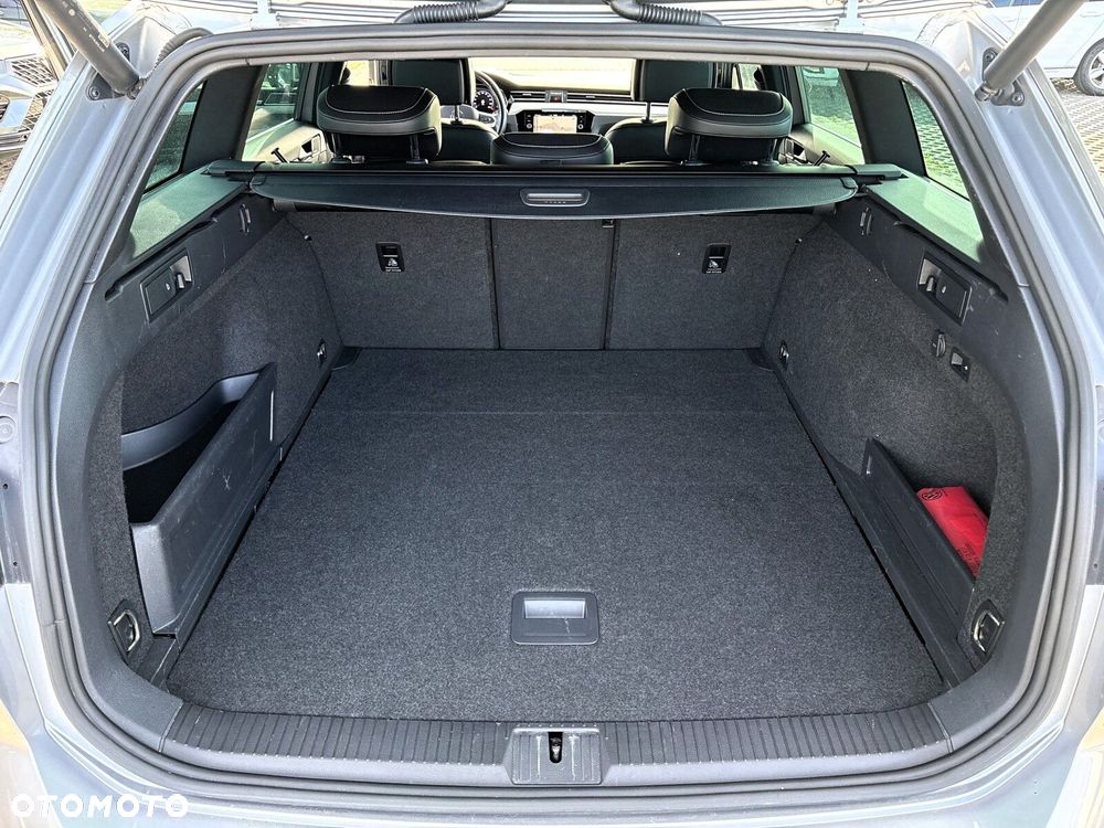 Volkswagen Passat - 34
