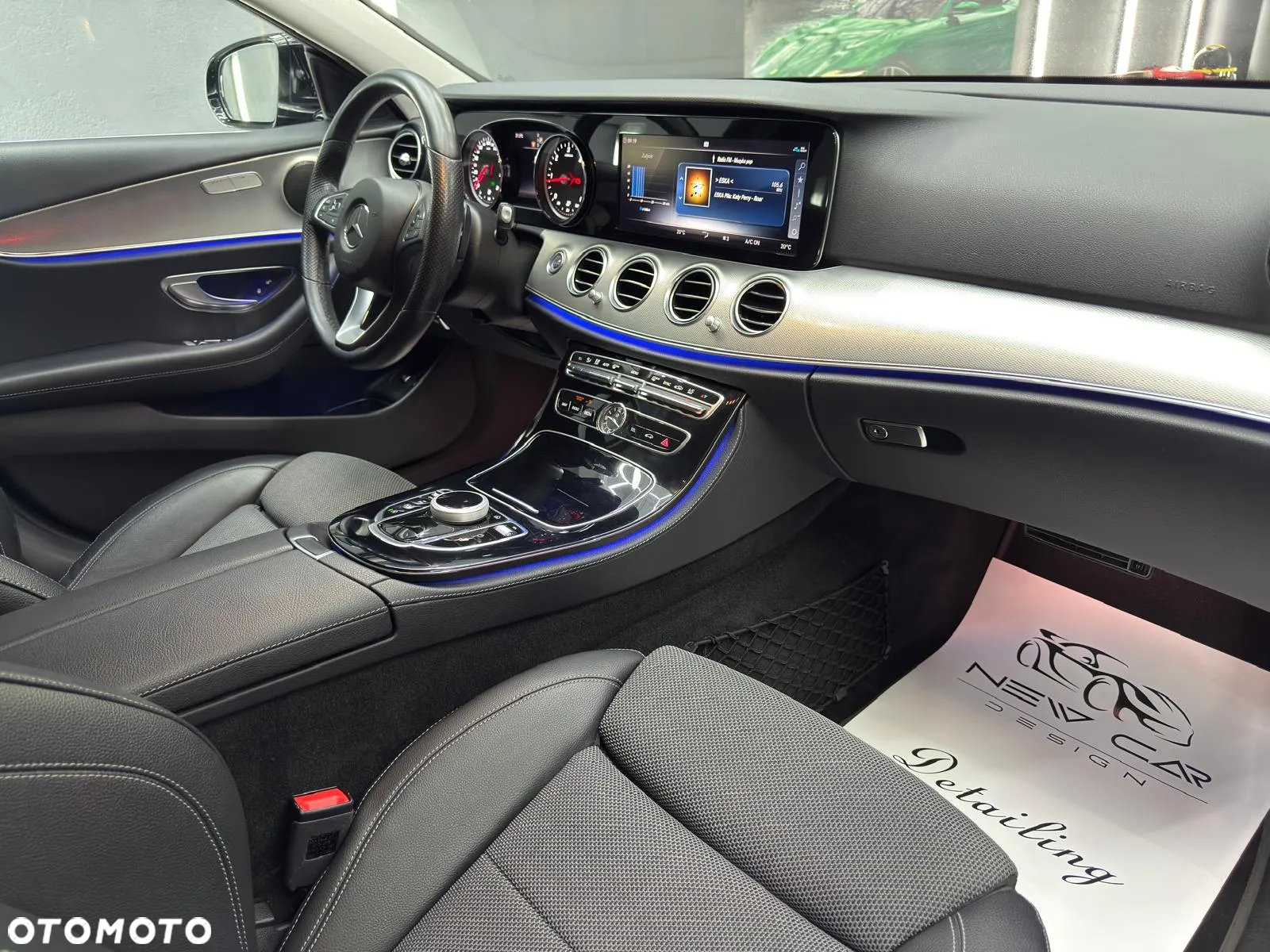 Mercedes-Benz Klasa E 220 d T 9G-TRONIC Avantgarde - 33