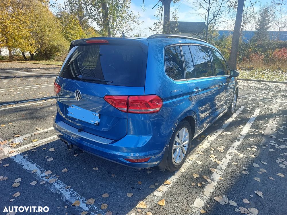 Volkswagen Touran - 4