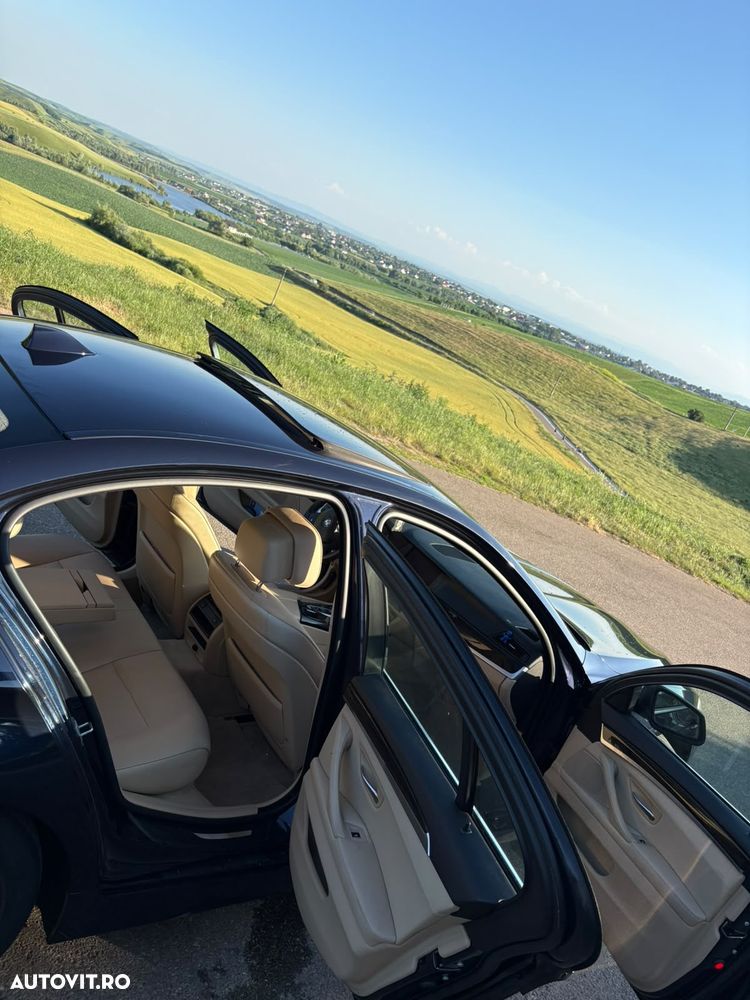 BMW Seria 5 528i xDrive Aut. - 3